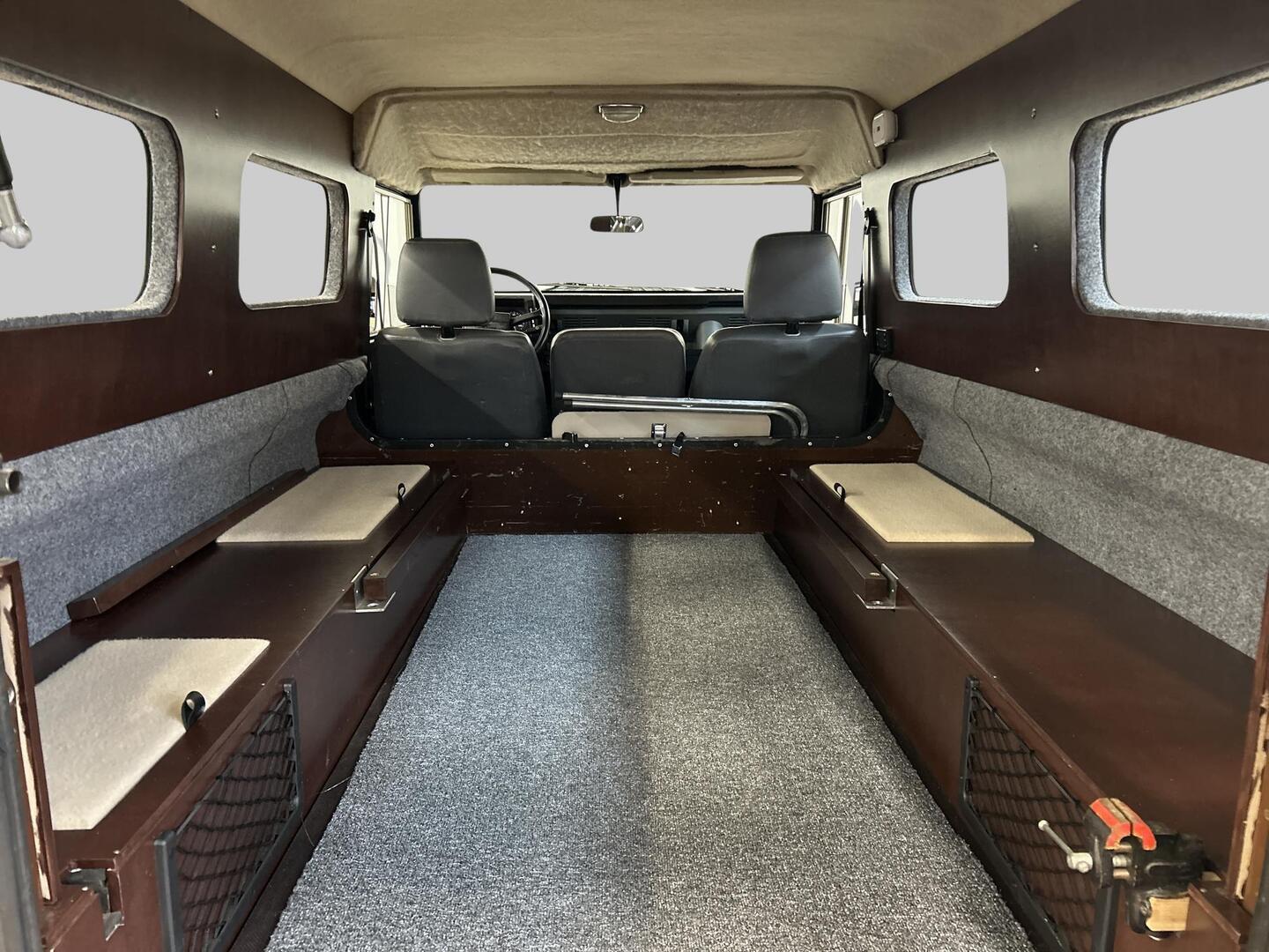 LAND ROVER DEFENDER 1984