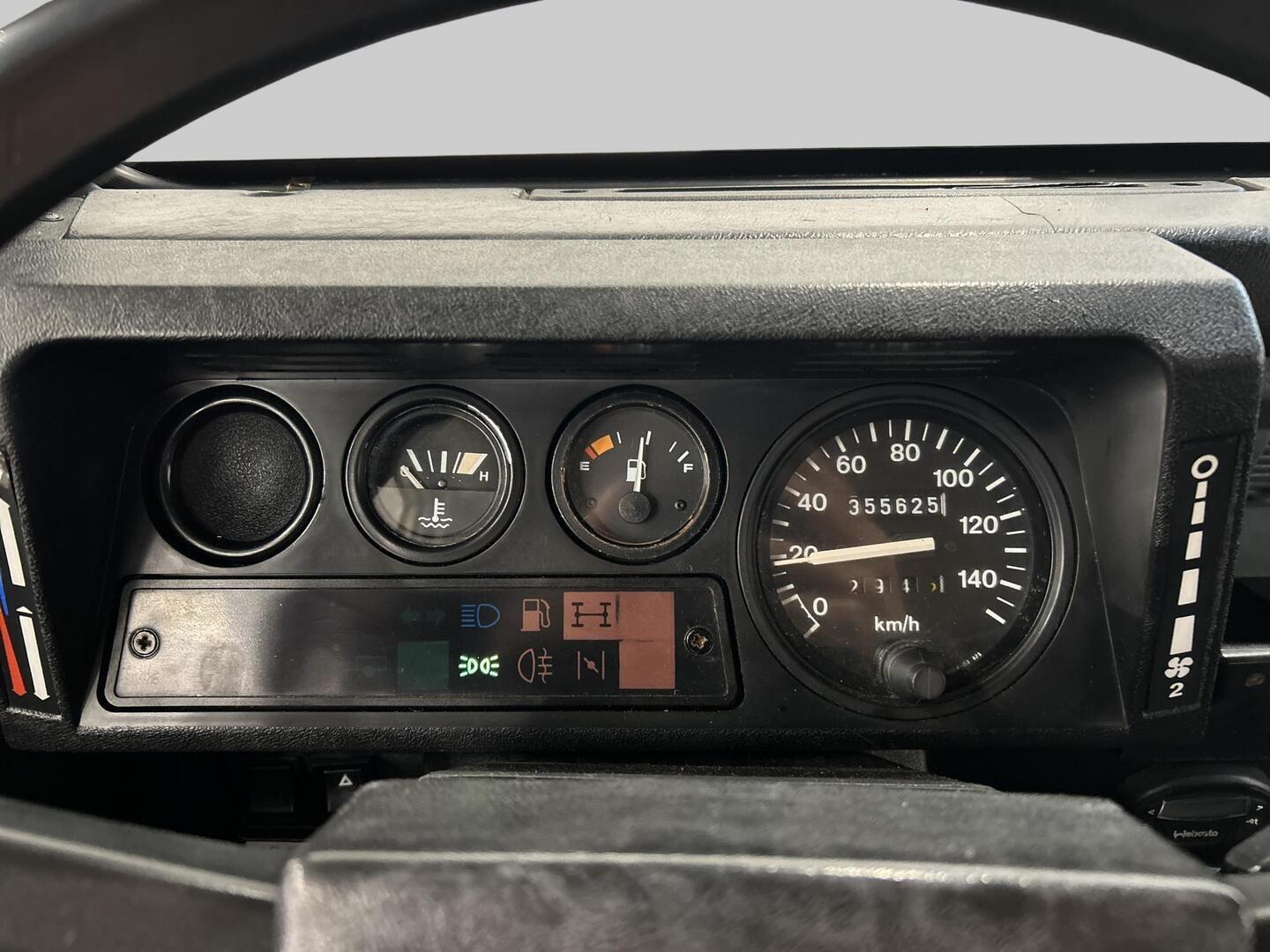 LAND ROVER DEFENDER 1984