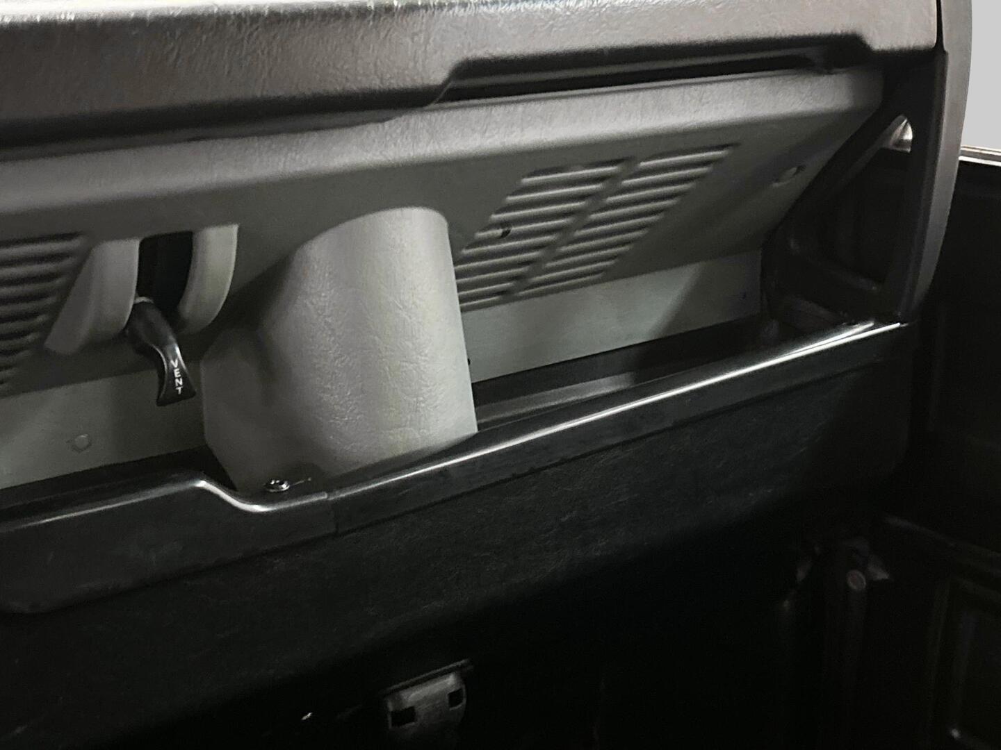 LAND ROVER DEFENDER 1984