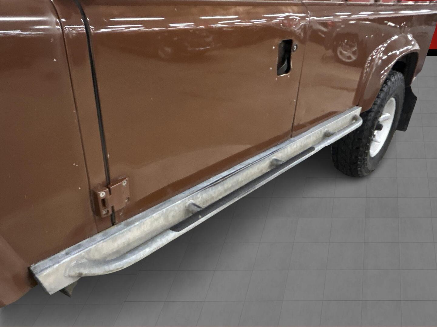 LAND ROVER DEFENDER 1984