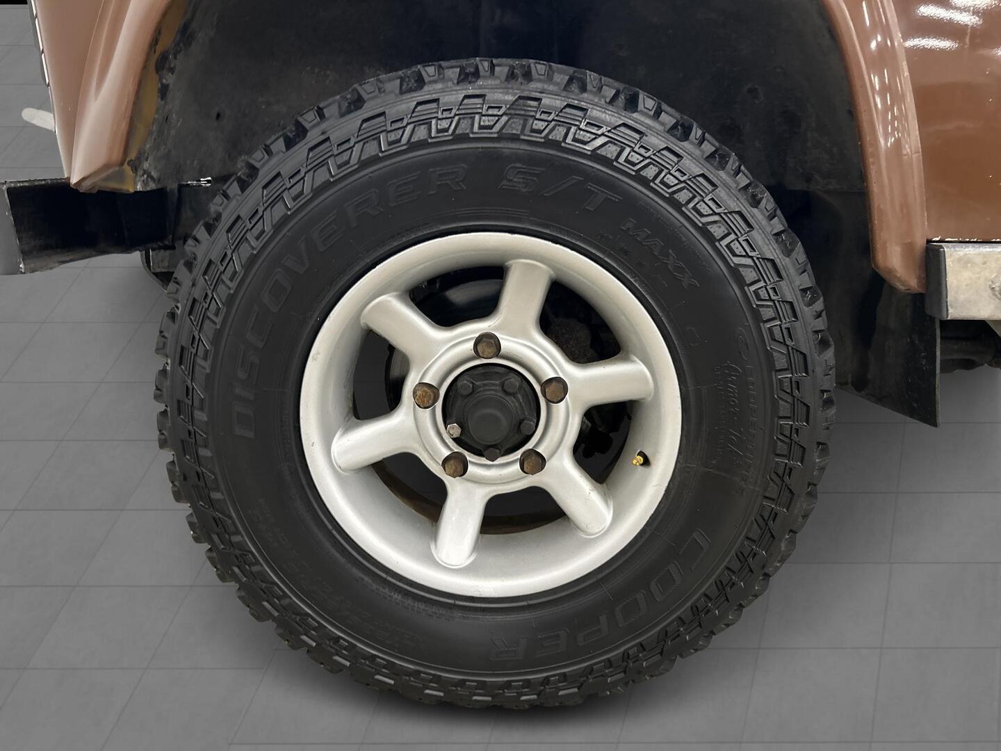 LAND ROVER DEFENDER 1984