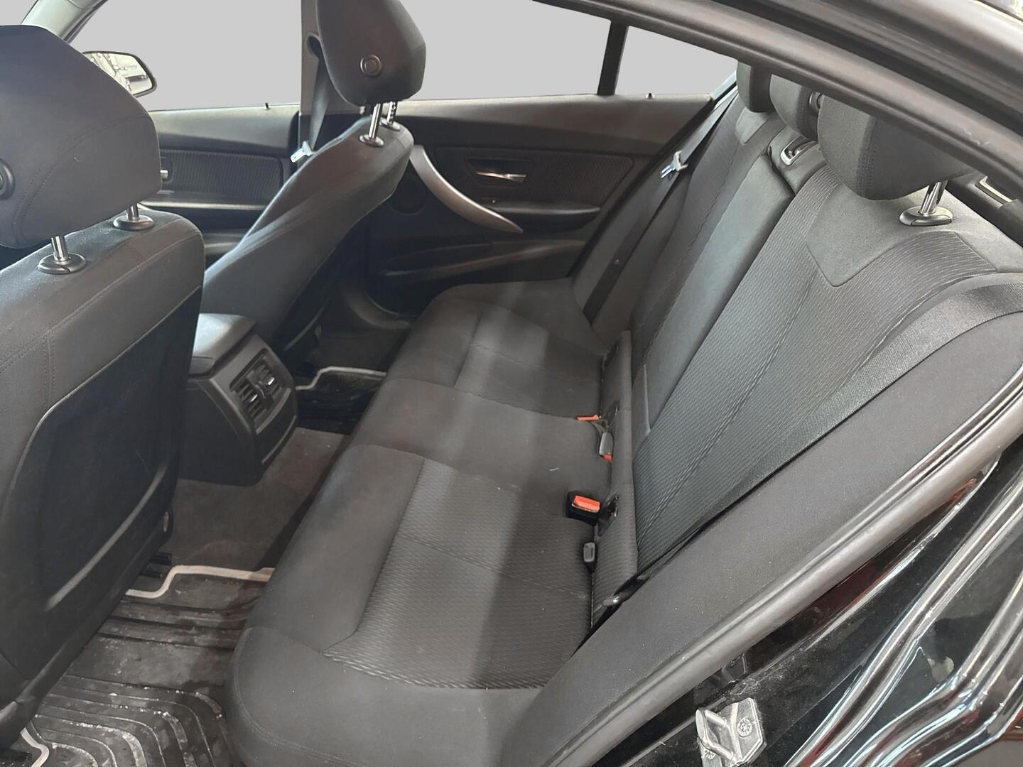 BMW 320 2012