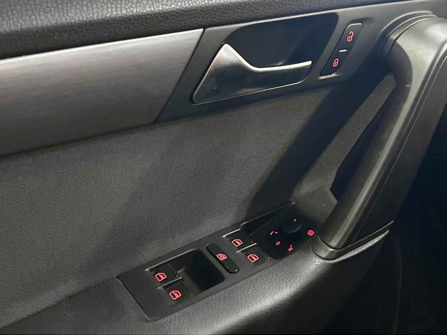 VOLKSWAGEN Passat 2011