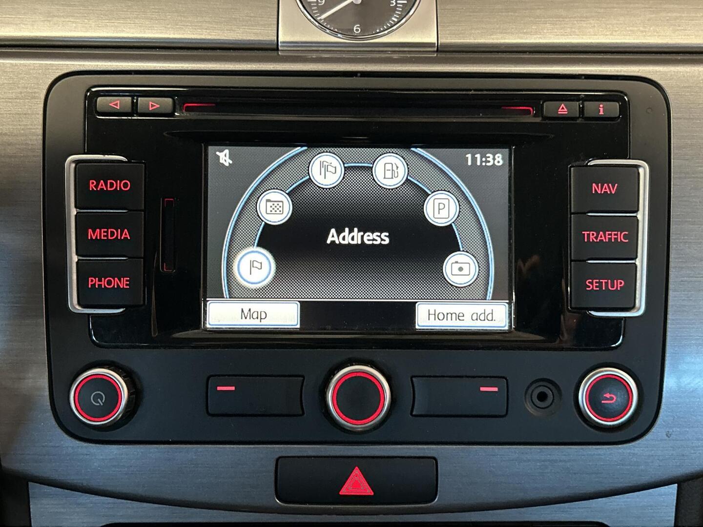 VOLKSWAGEN Passat 2011