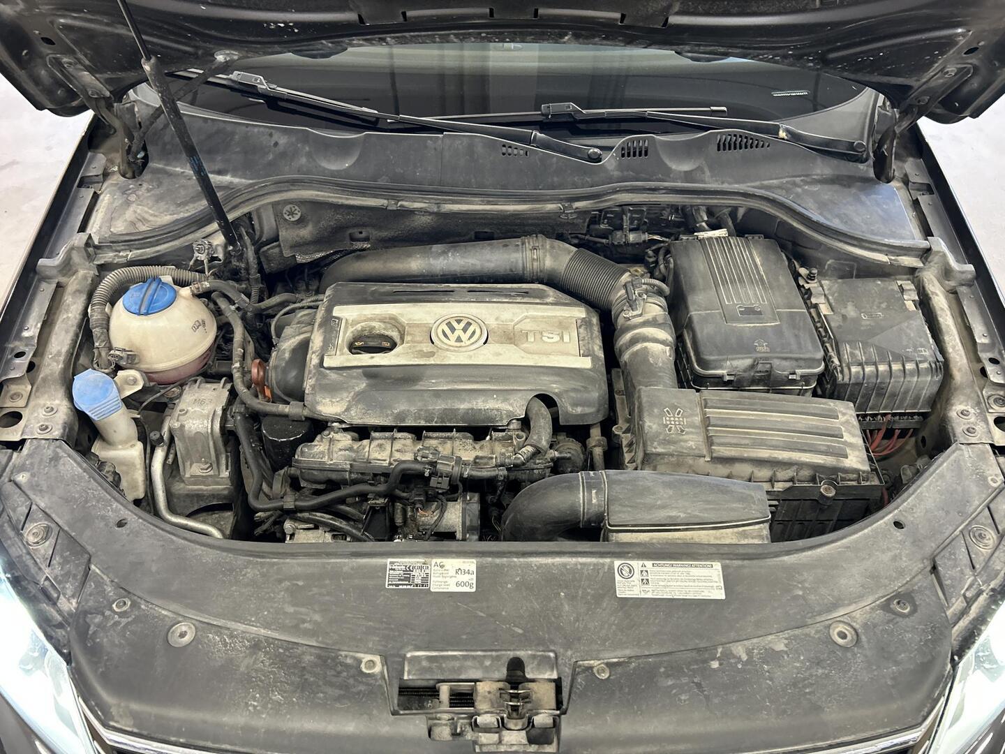 VOLKSWAGEN Passat 2011