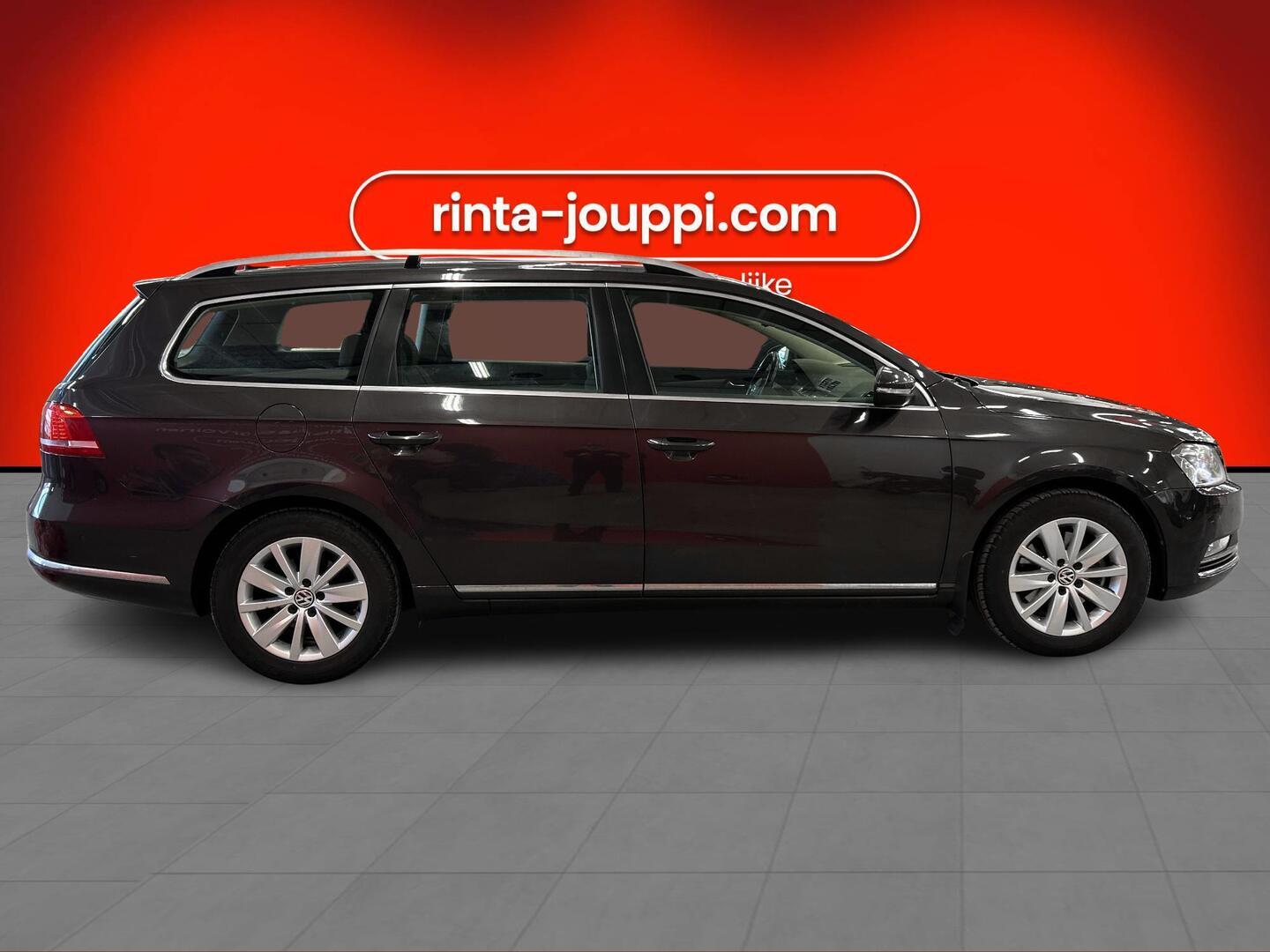 VOLKSWAGEN Passat 2011