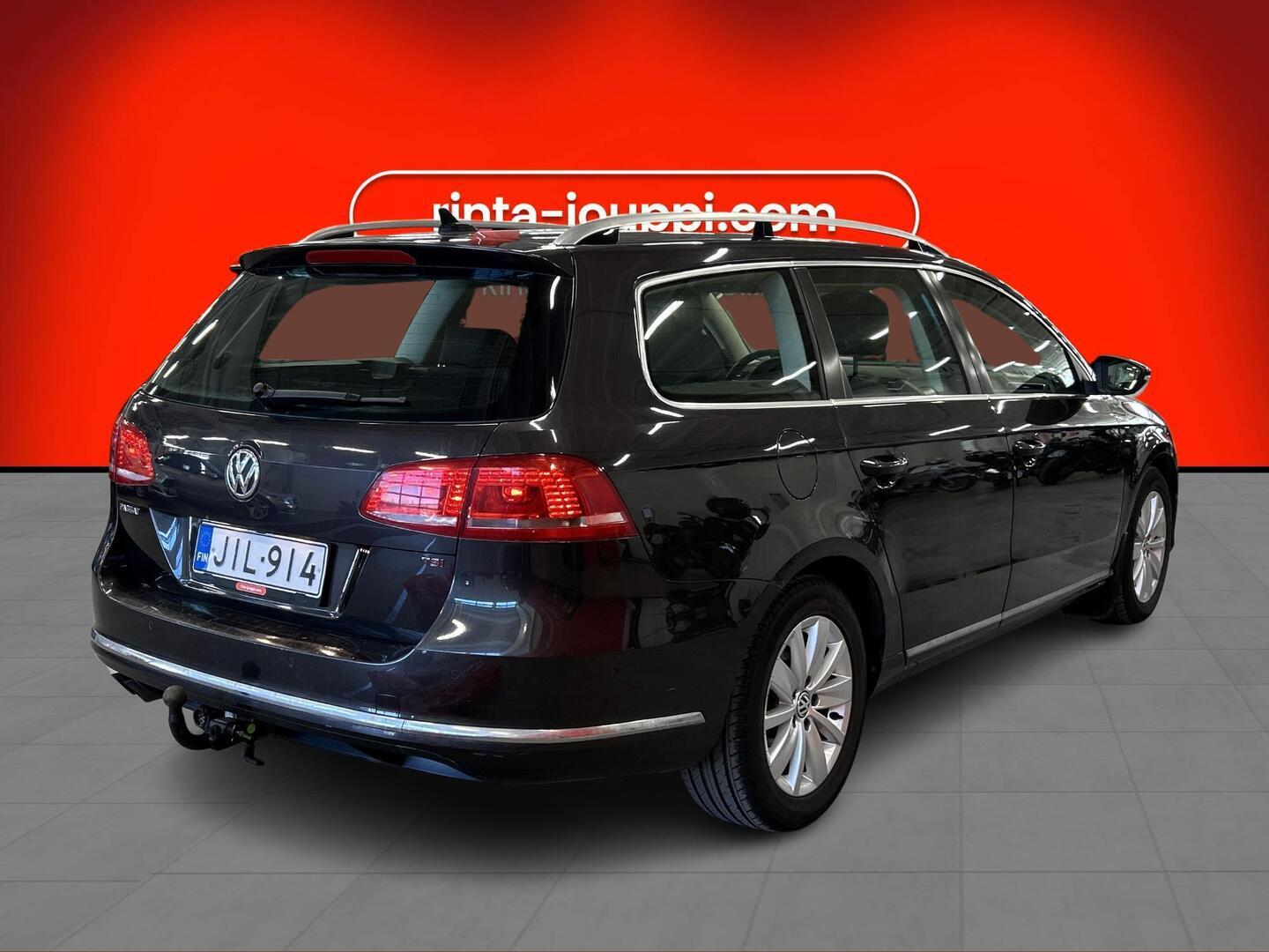 VOLKSWAGEN Passat 2011