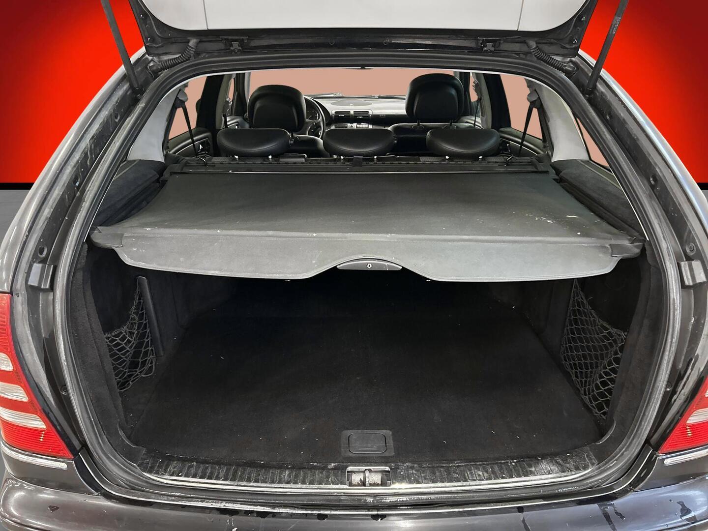 MERCEDES-BENZ C 2005