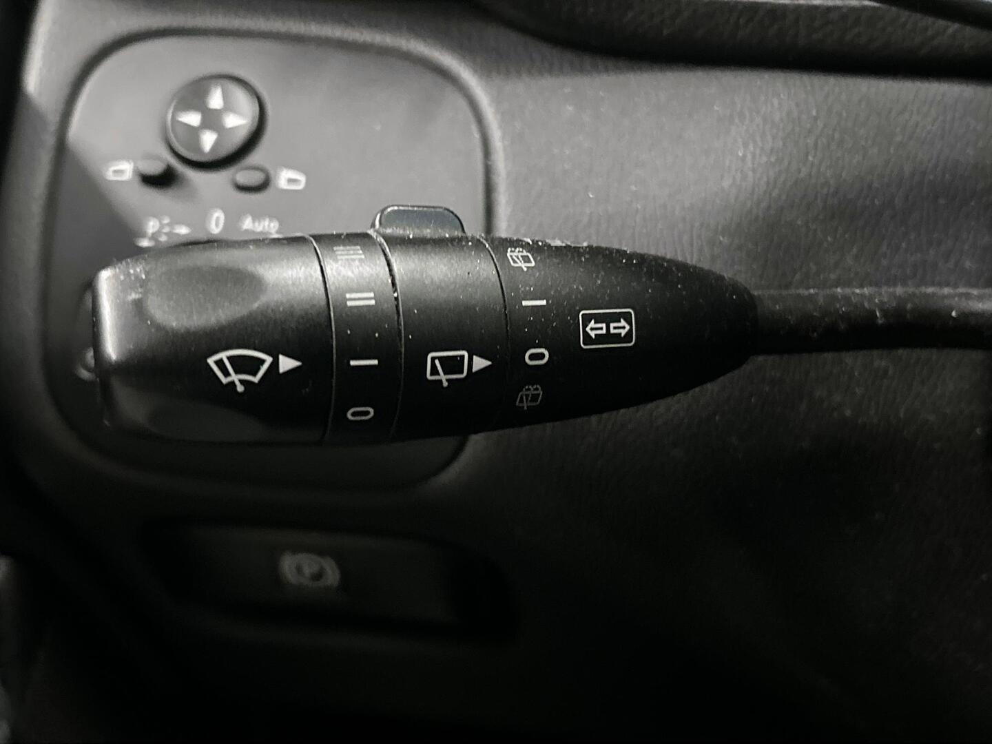 MERCEDES-BENZ C 2005