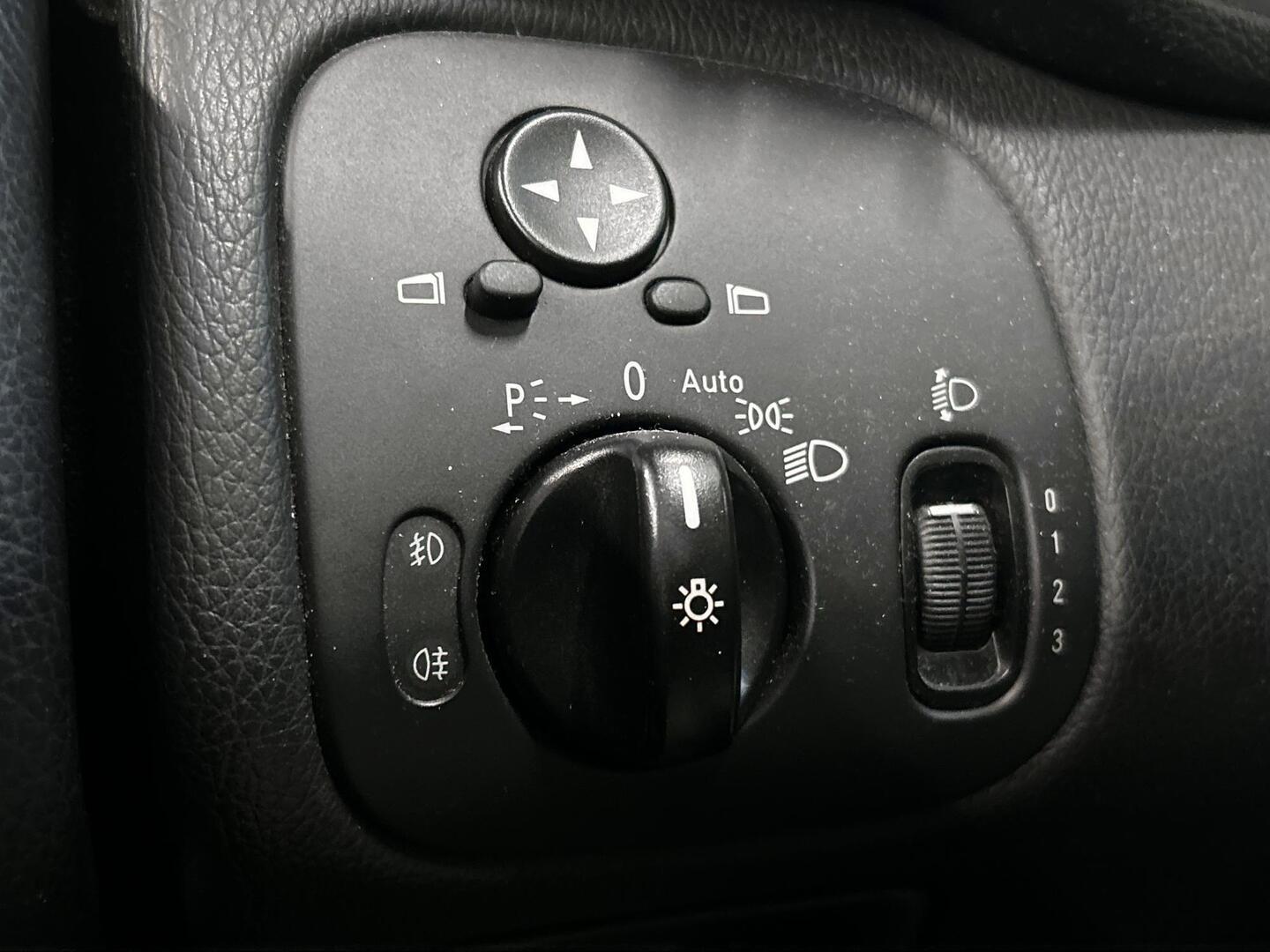 MERCEDES-BENZ C 2005