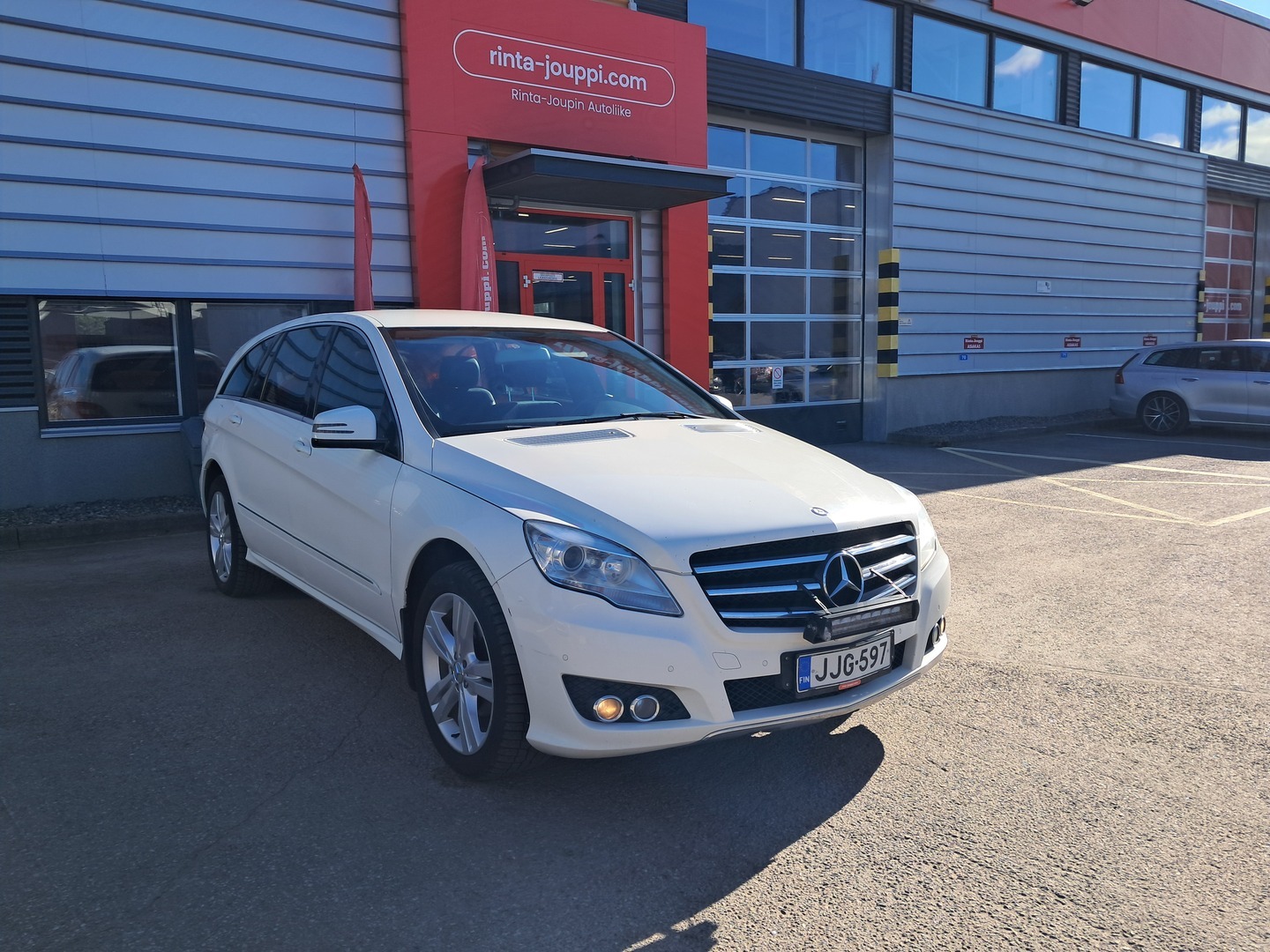 MERCEDES-BENZ R 2012