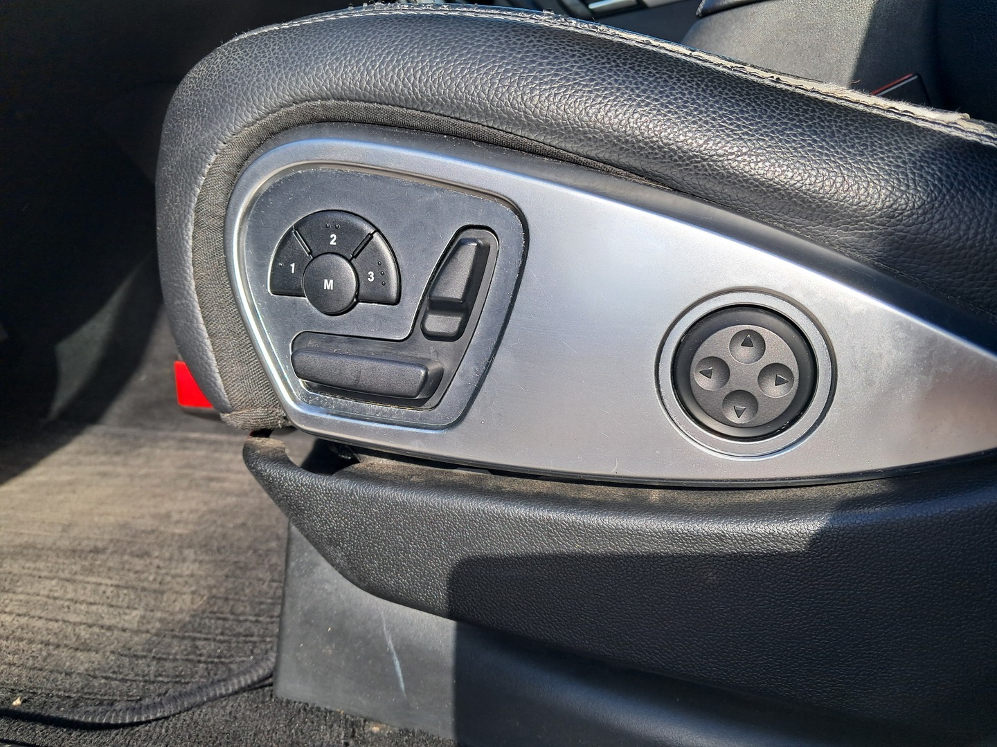 MERCEDES-BENZ R 2012