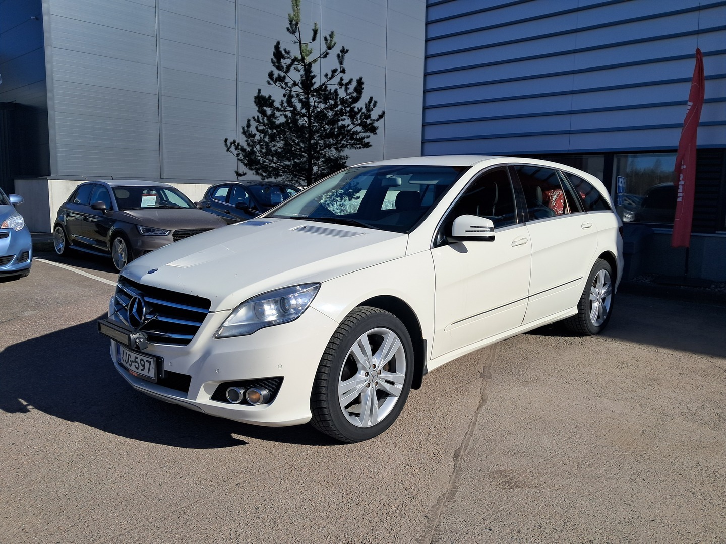 MERCEDES-BENZ R 2012