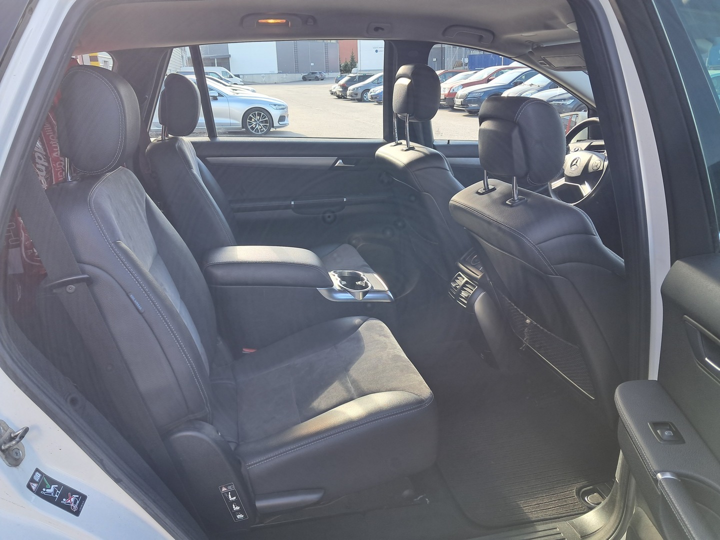 MERCEDES-BENZ R 2012