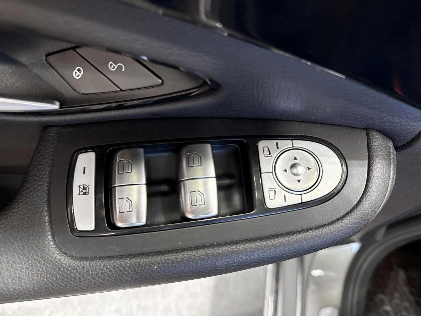 MERCEDES-BENZ C 2017