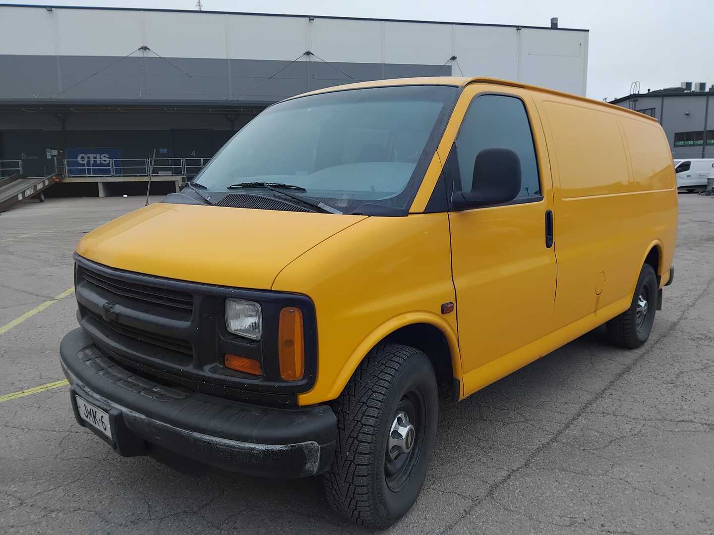 CHEVROLET Chevy Van 1998