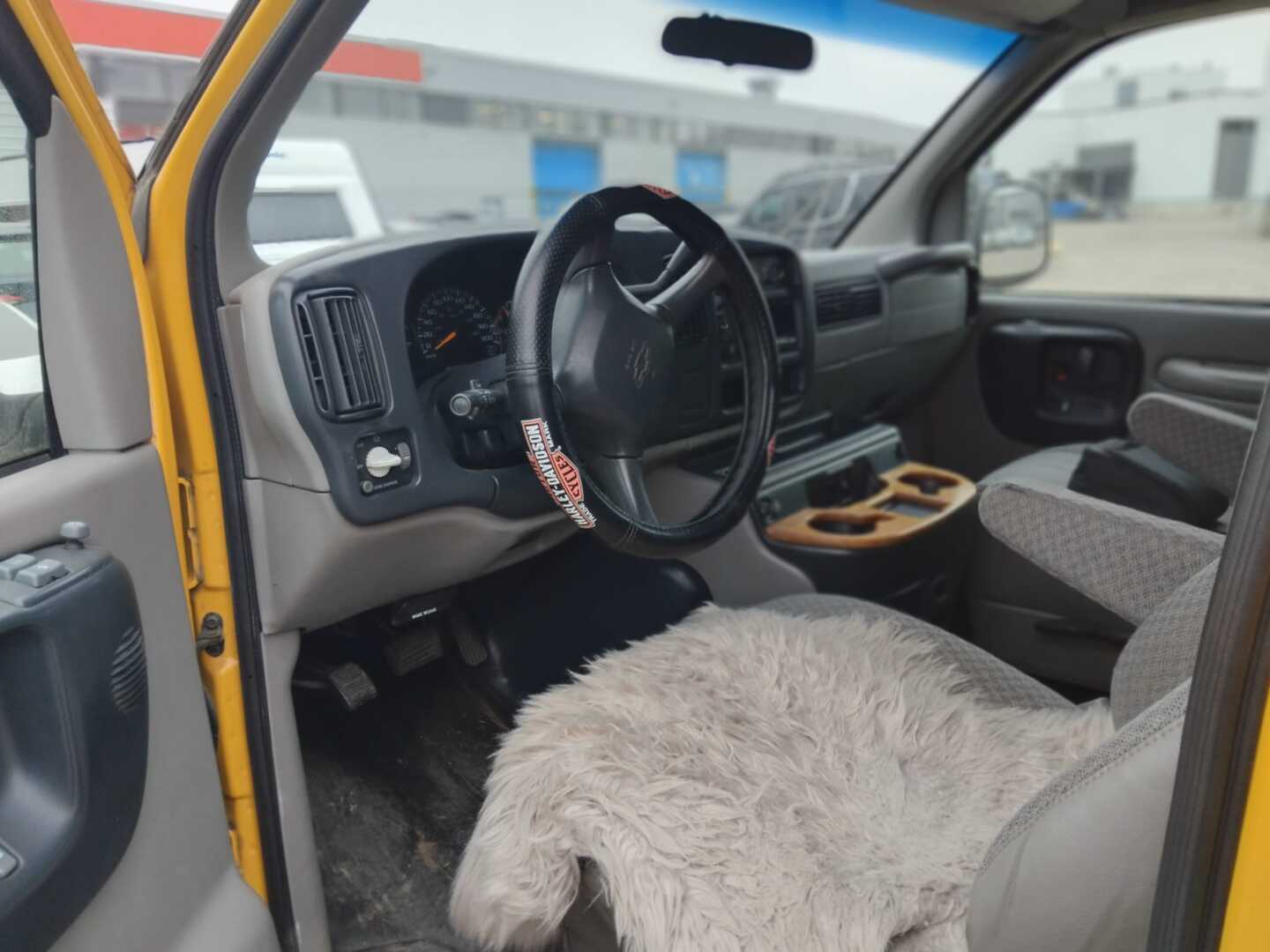 CHEVROLET Chevy Van 1998