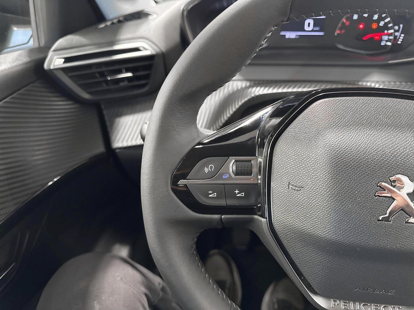 PEUGEOT 208 2023