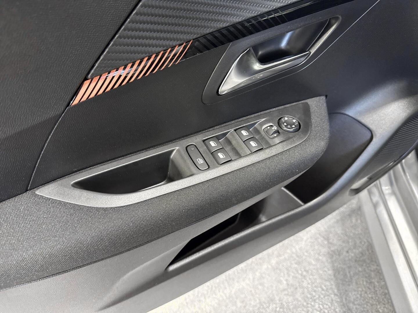 PEUGEOT 208 2023