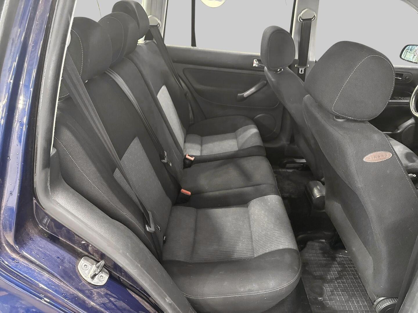 VOLKSWAGEN Golf Variant 2005