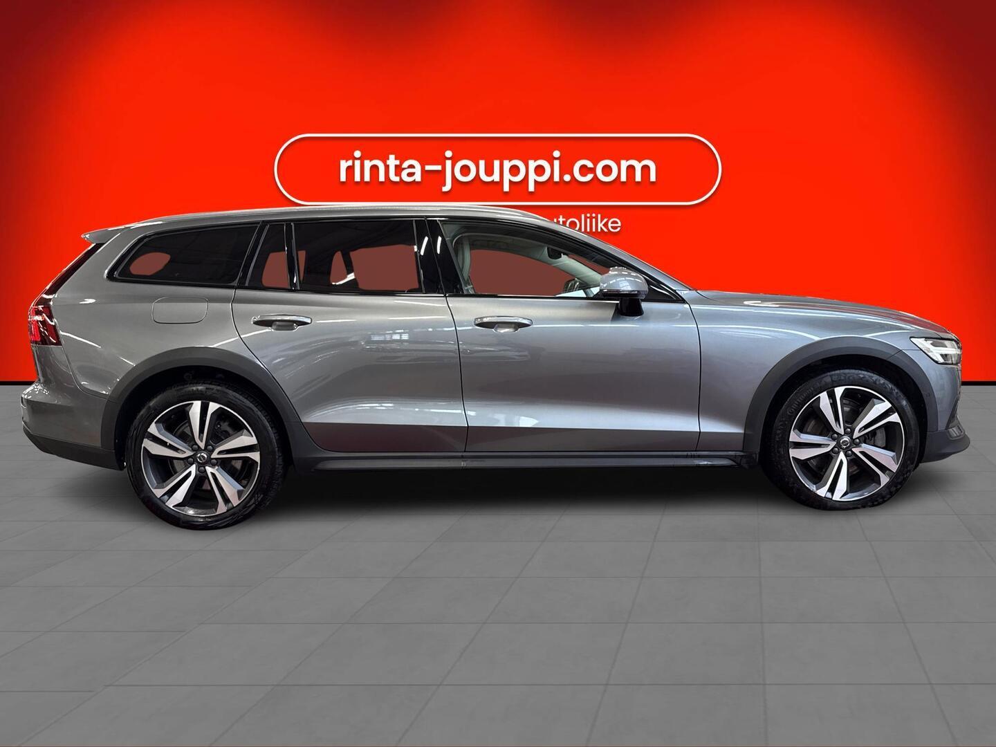 VOLVO V60 Cross Country 2021