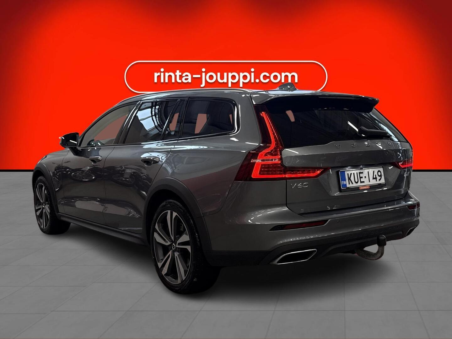 VOLVO V60 Cross Country 2021