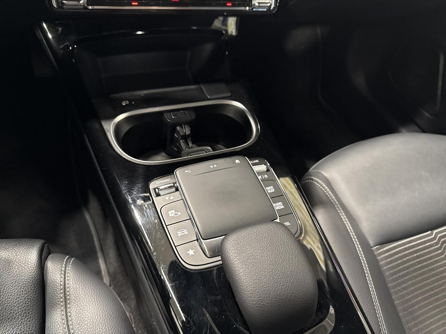 MERCEDES-BENZ A 2023