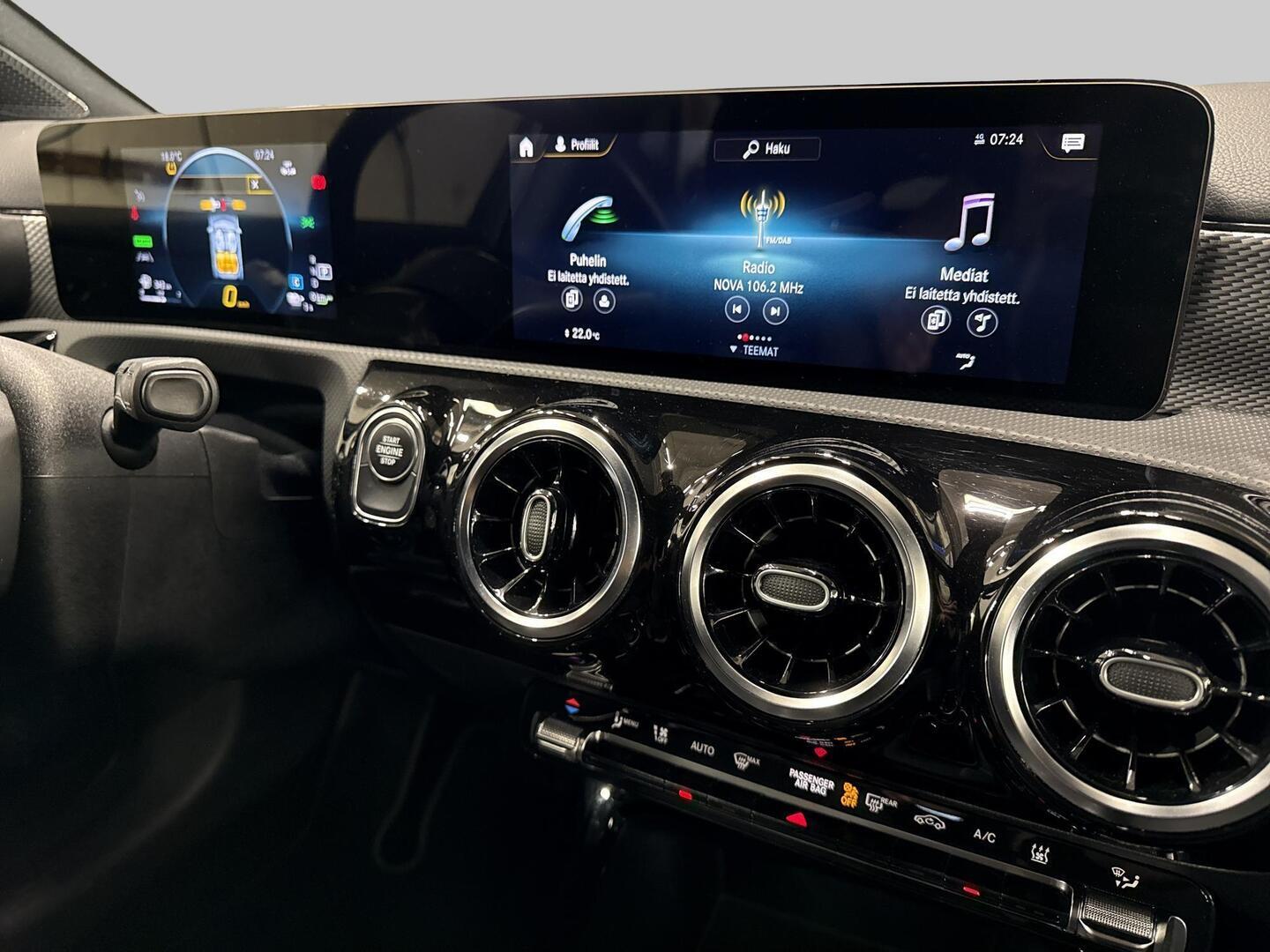 MERCEDES-BENZ A 2023