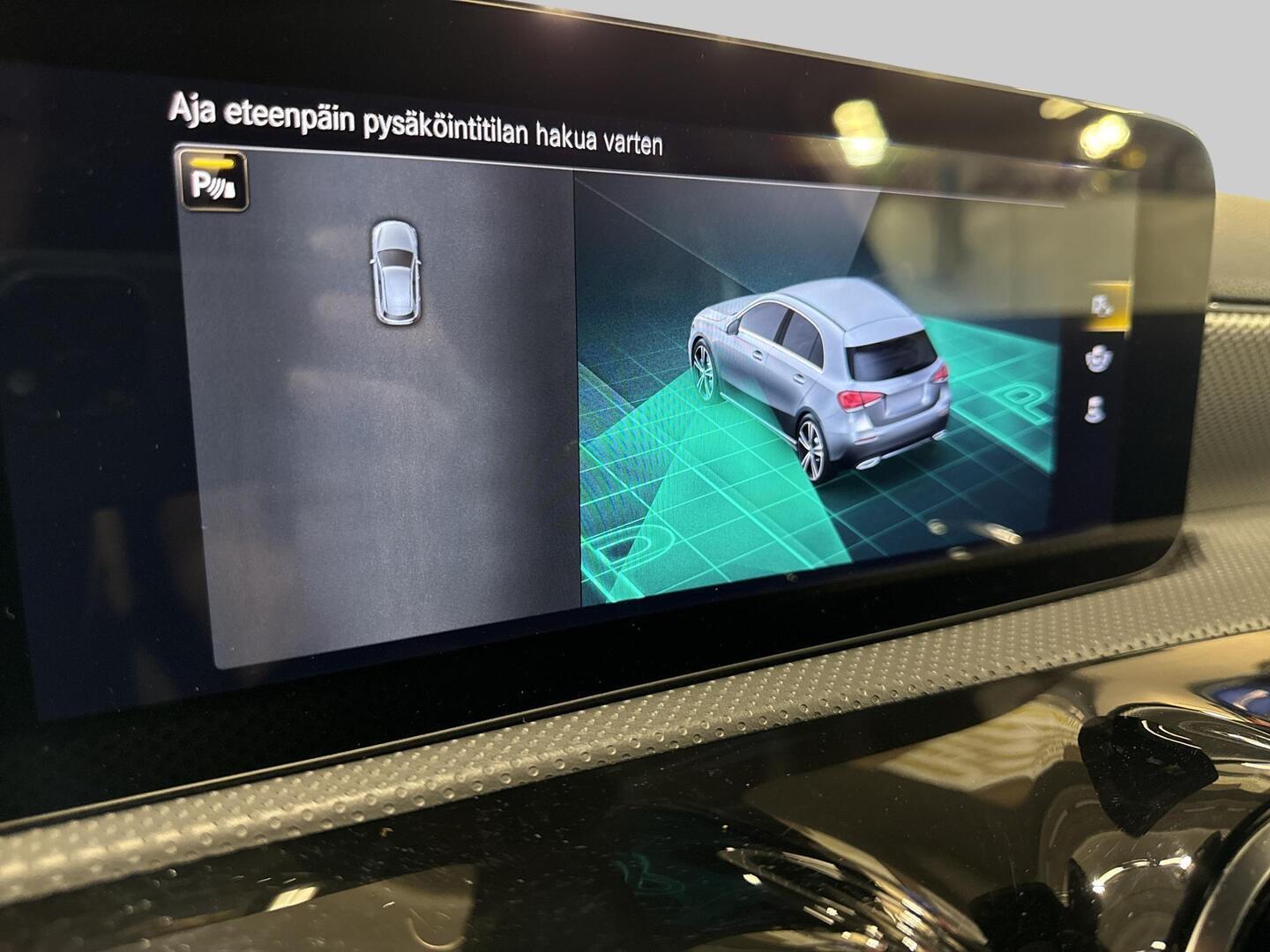 MERCEDES-BENZ A 2023