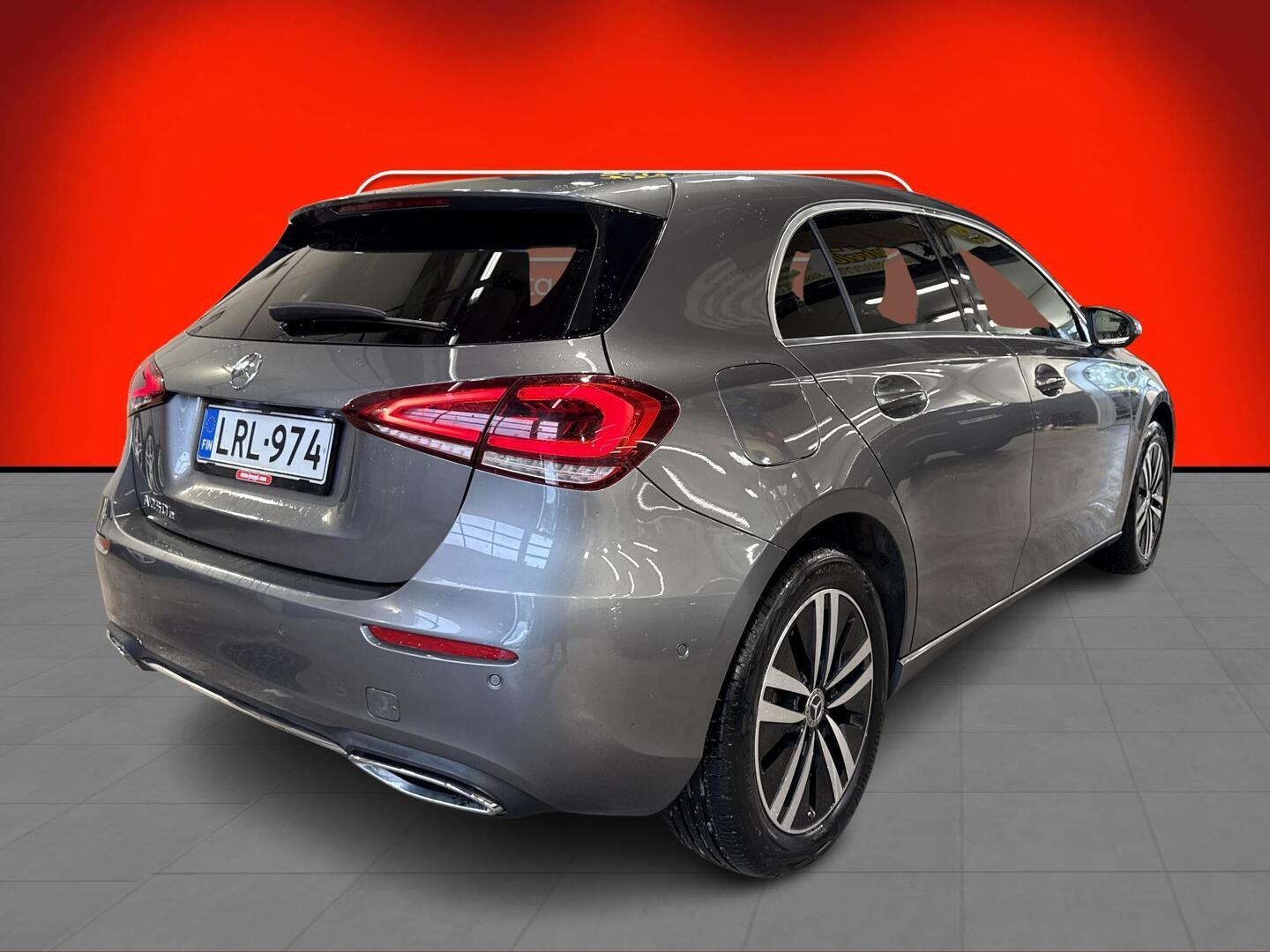 MERCEDES-BENZ A 2023