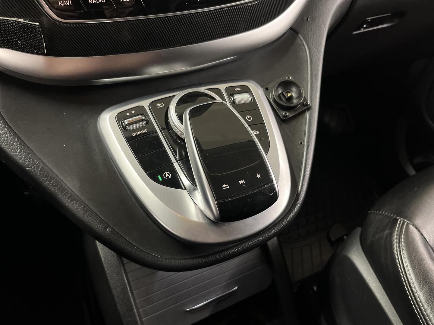 MERCEDES-BENZ V 2018