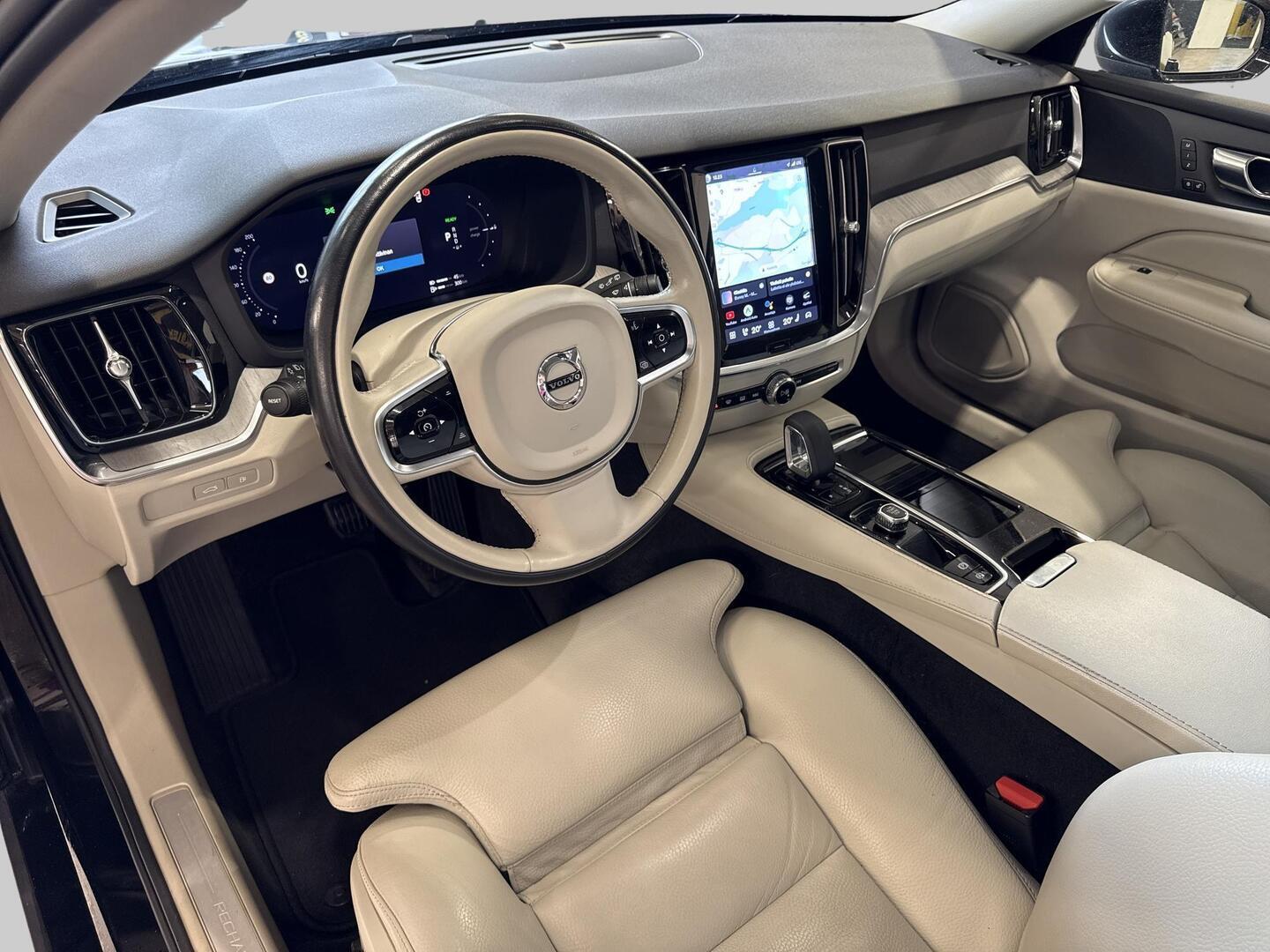 VOLVO V60 2023