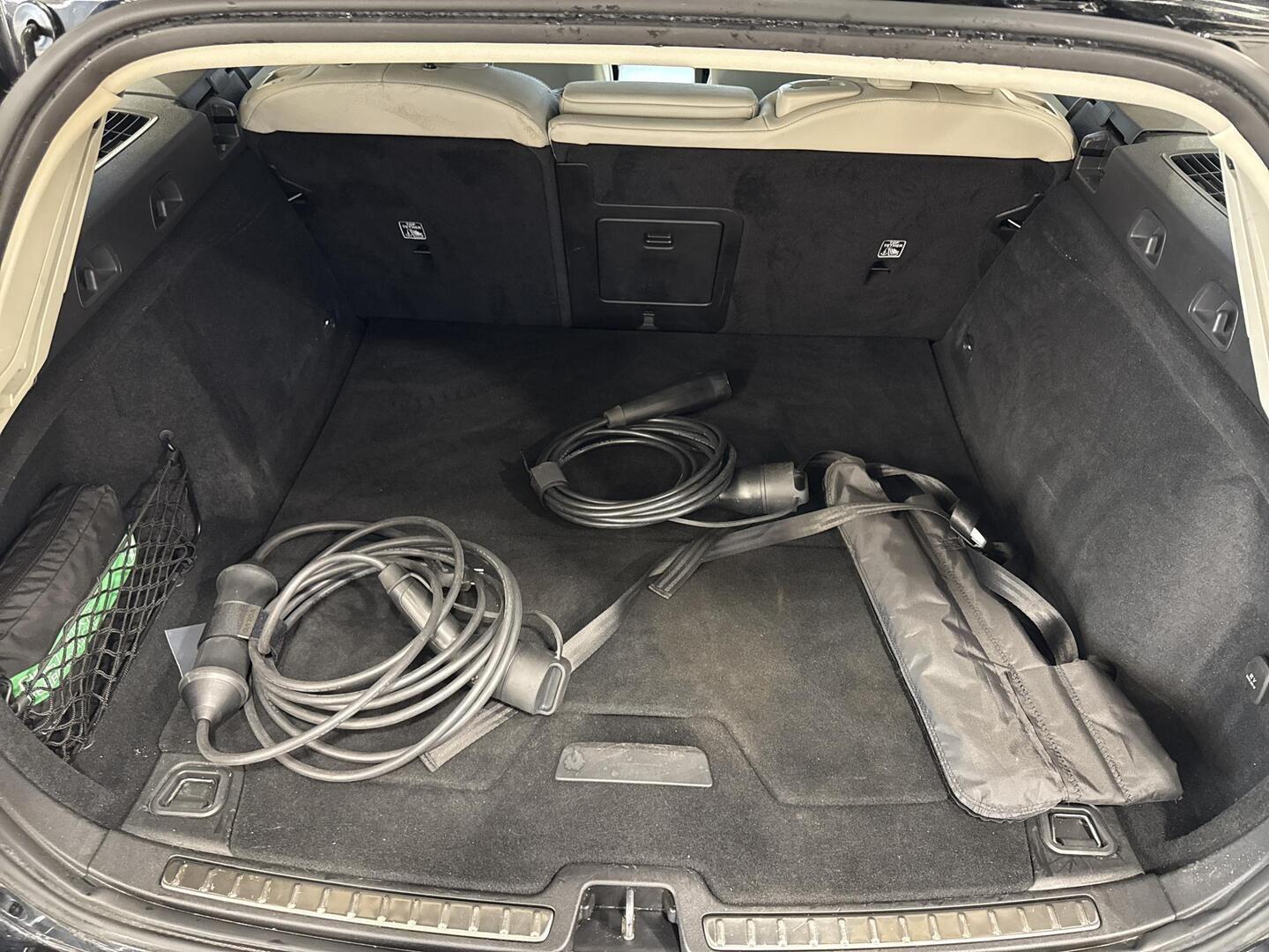 VOLVO V60 2023