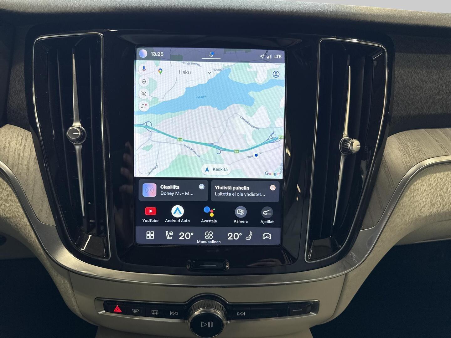 VOLVO V60 2023