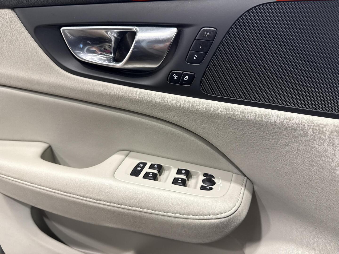 VOLVO V60 2023