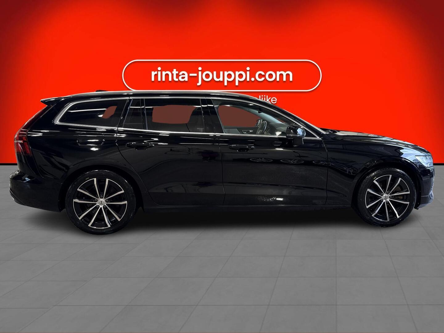 VOLVO V60 2023