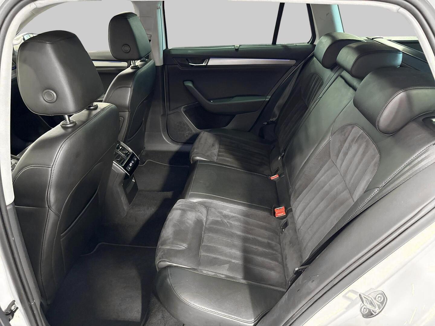 SKODA Superb 2016