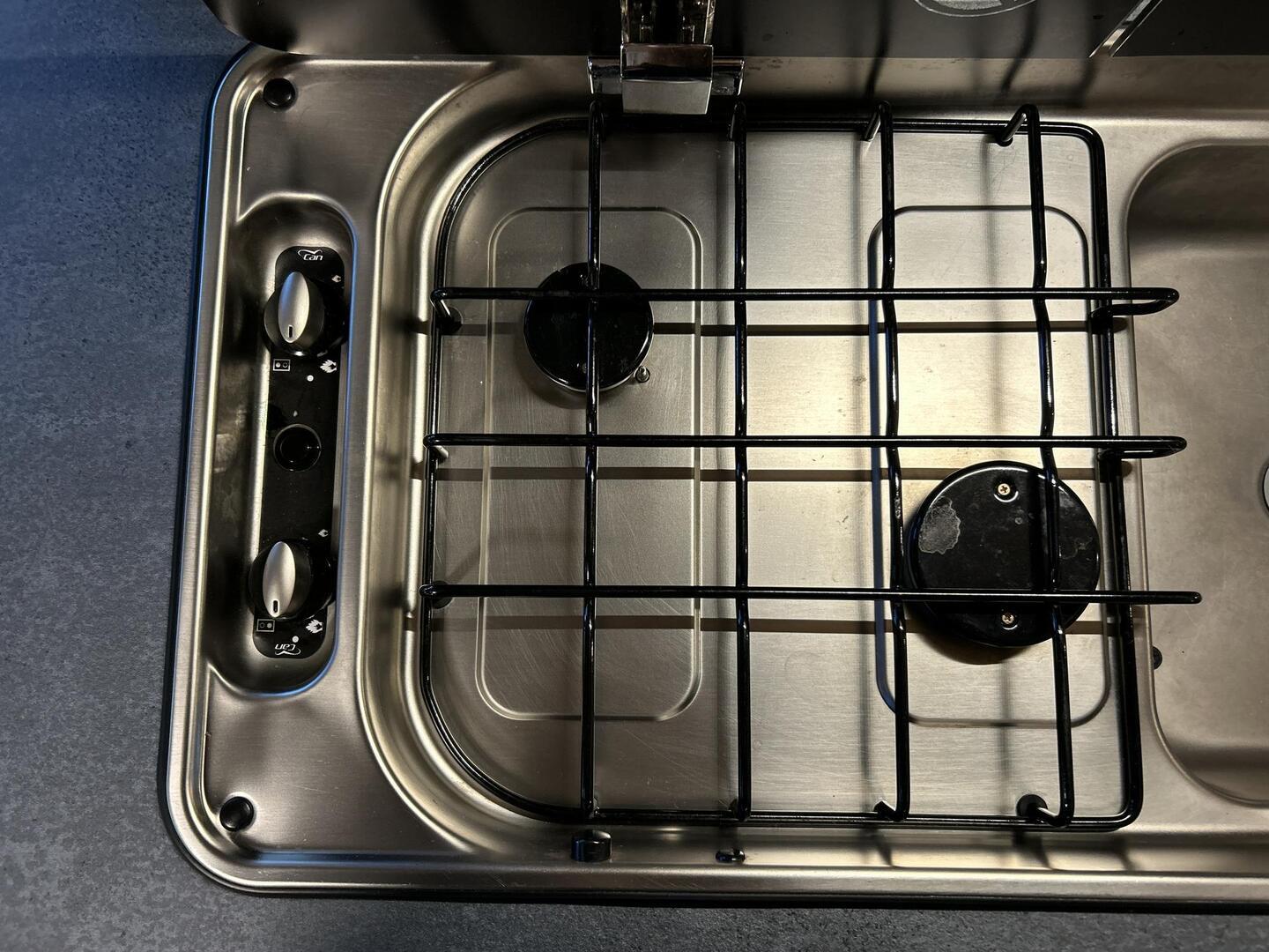 ROADCAR VAN R 600 2024