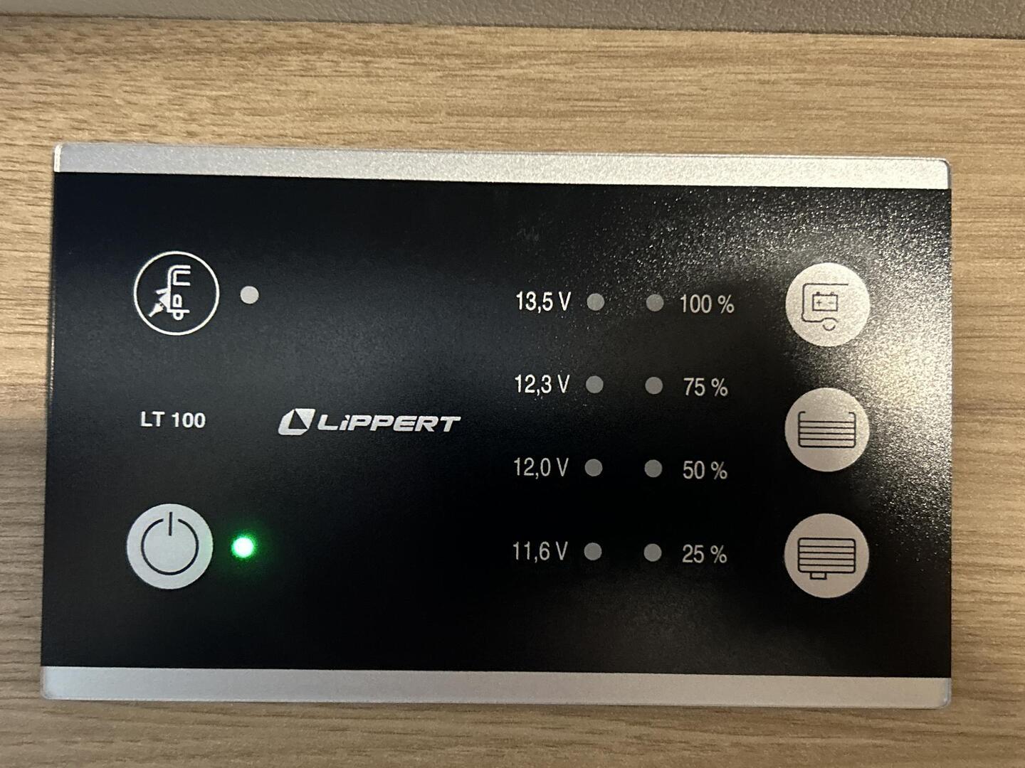 ROADCAR VAN R 600 2024