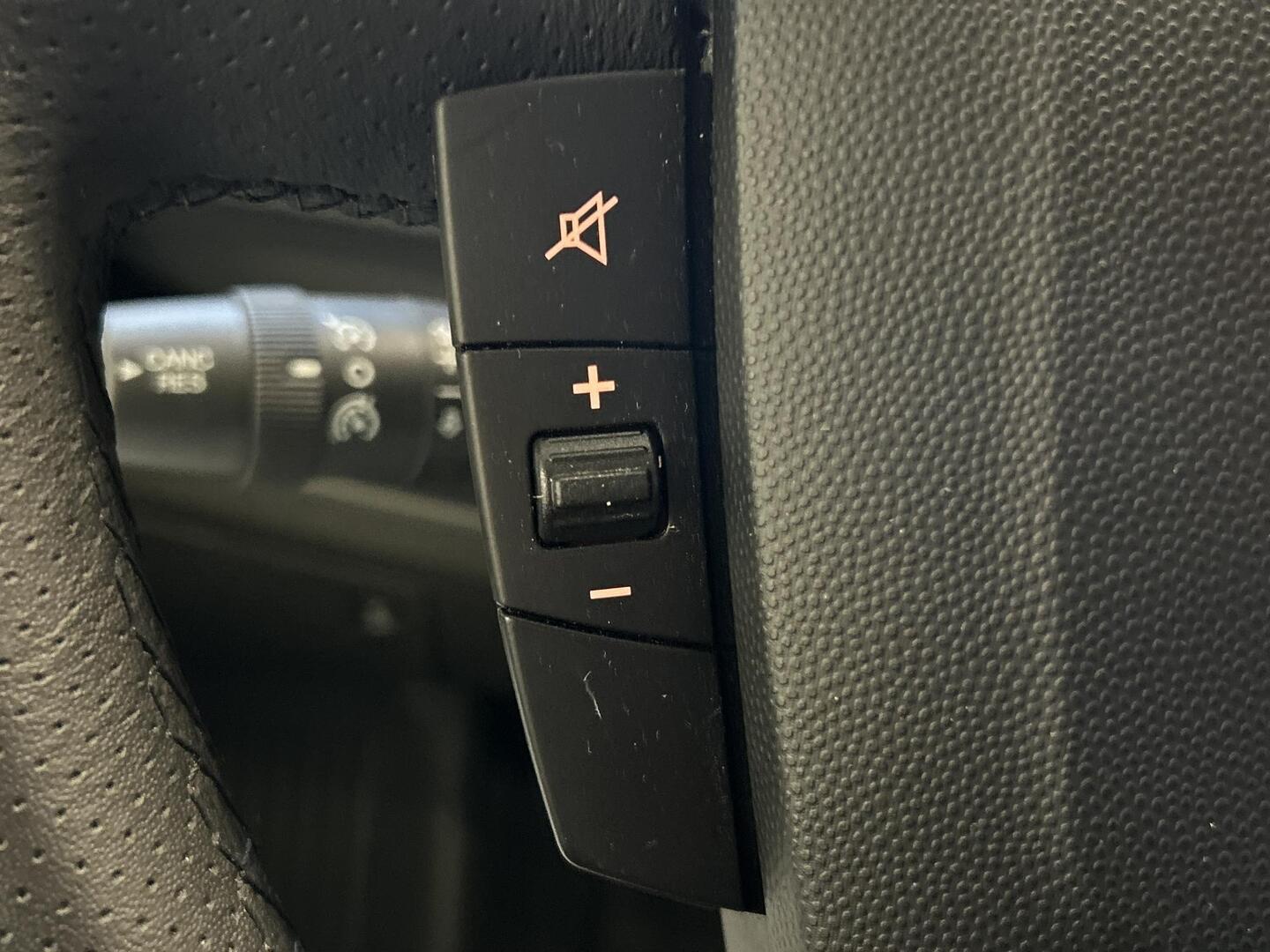 ROADCAR VAN R 600 2024