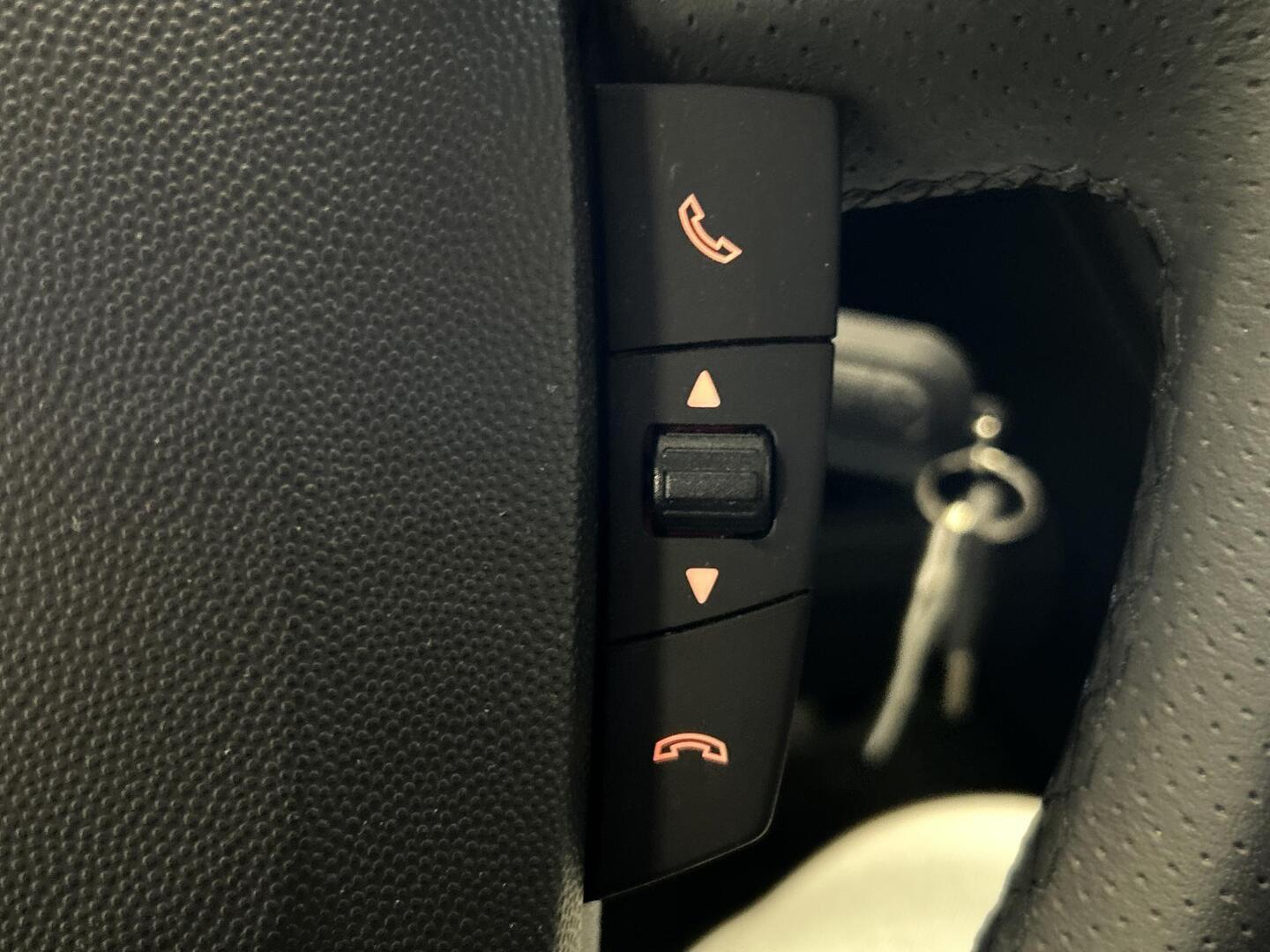 ROADCAR VAN R 600 2024