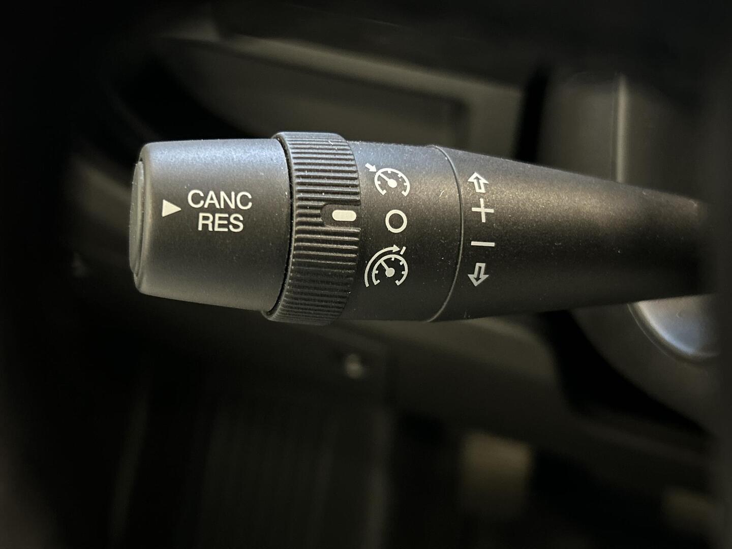 ROADCAR VAN R 600 2024