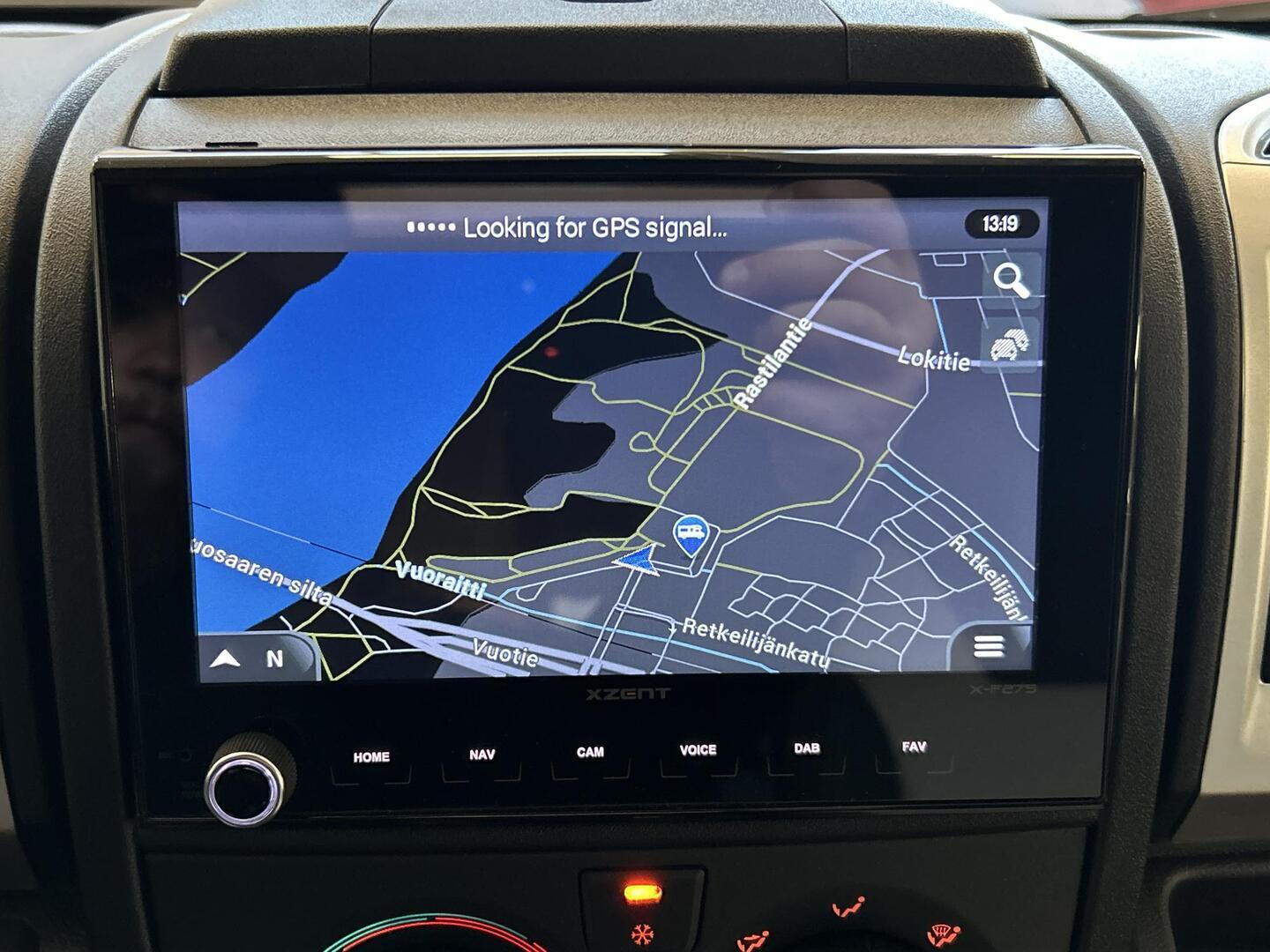 ROADCAR VAN R 600 2024