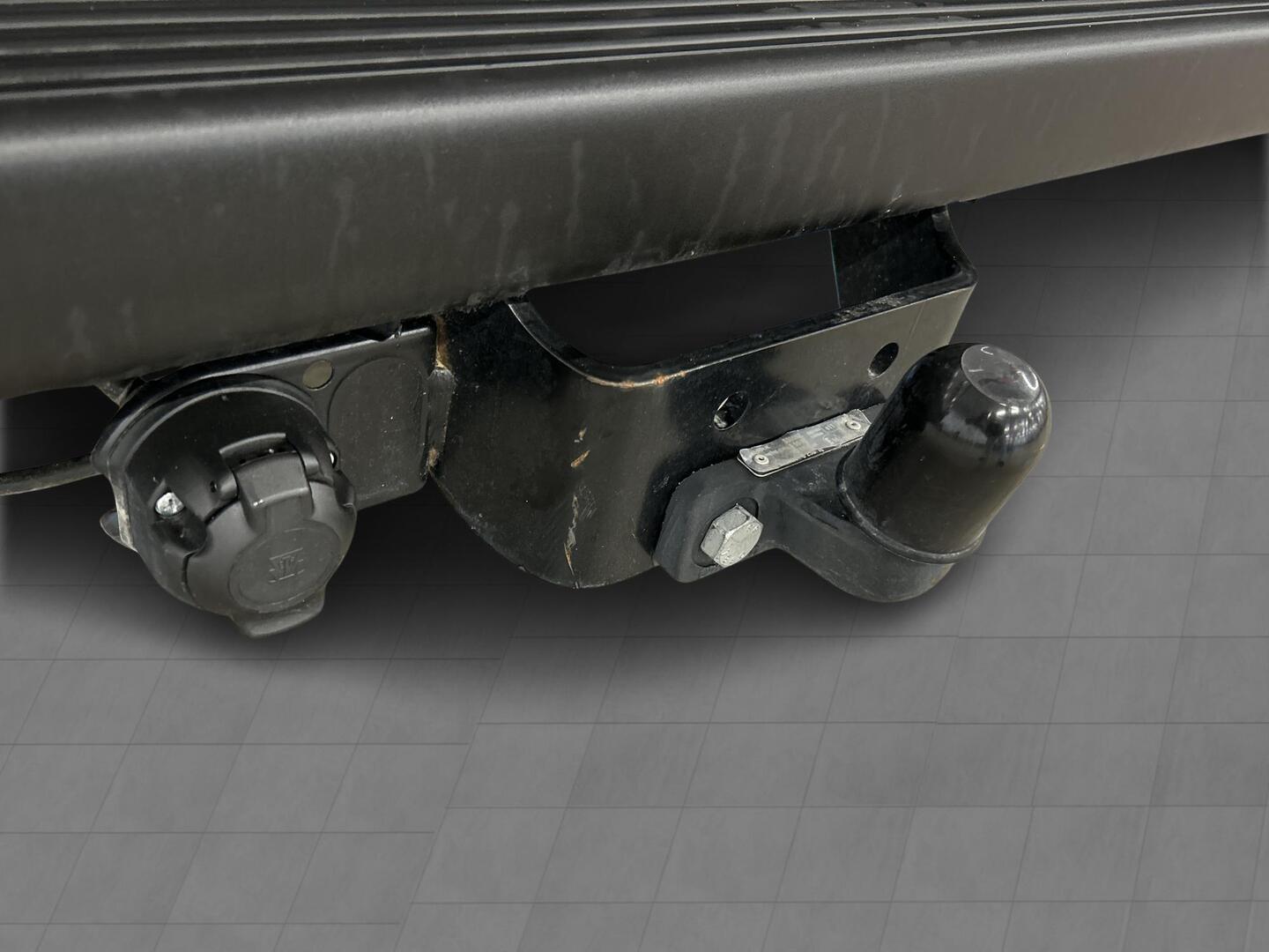 ROADCAR VAN R 600 2024