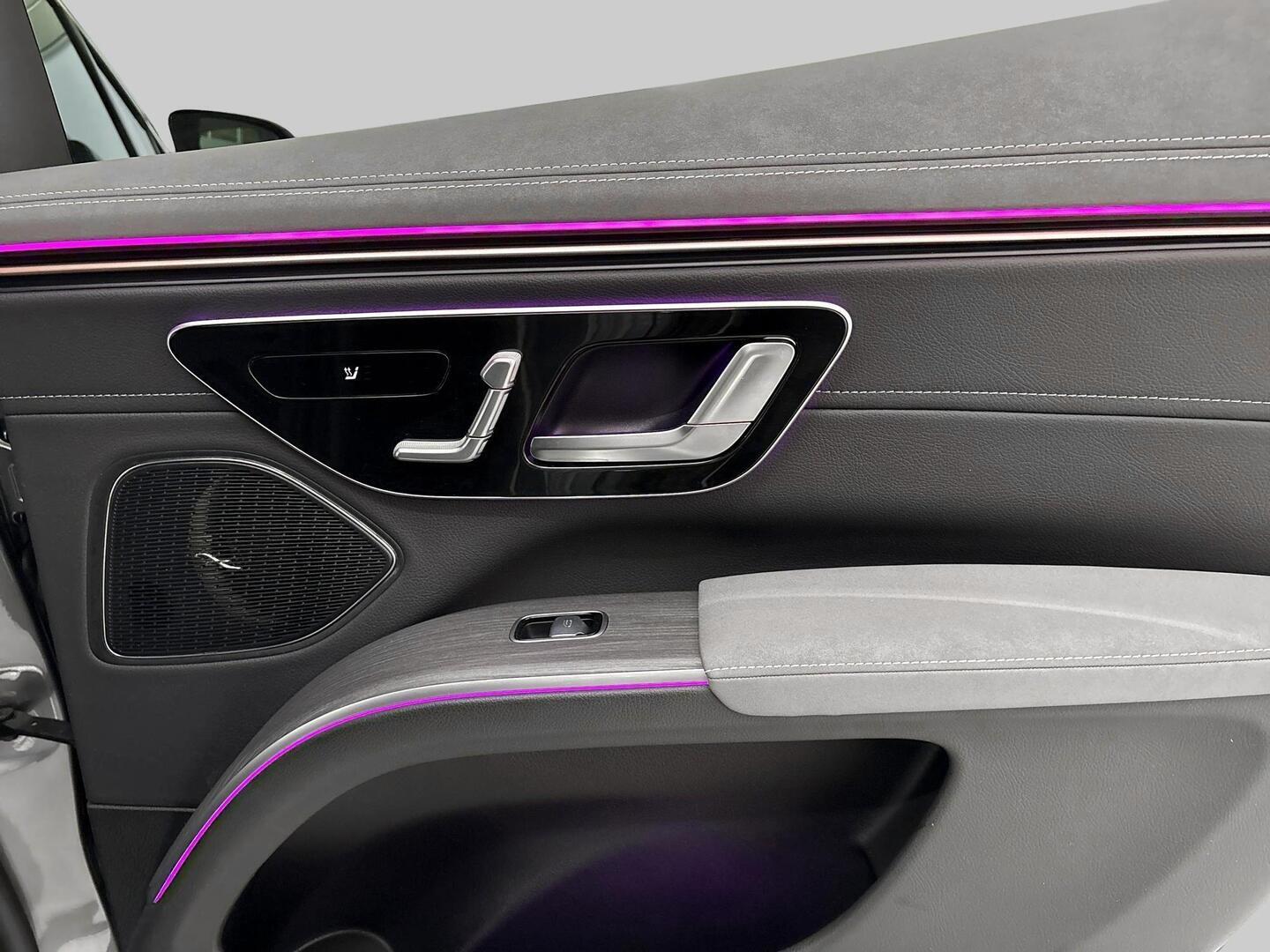 MERCEDES-BENZ EQS SUV 2023