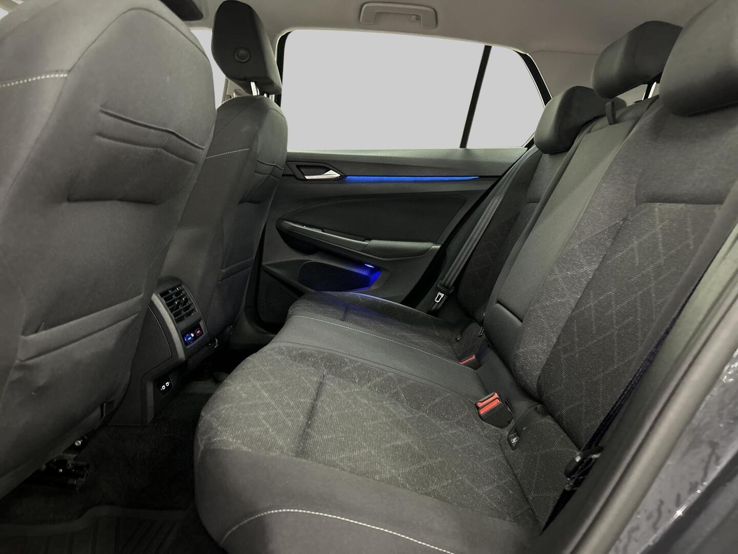 VOLKSWAGEN Golf 2021