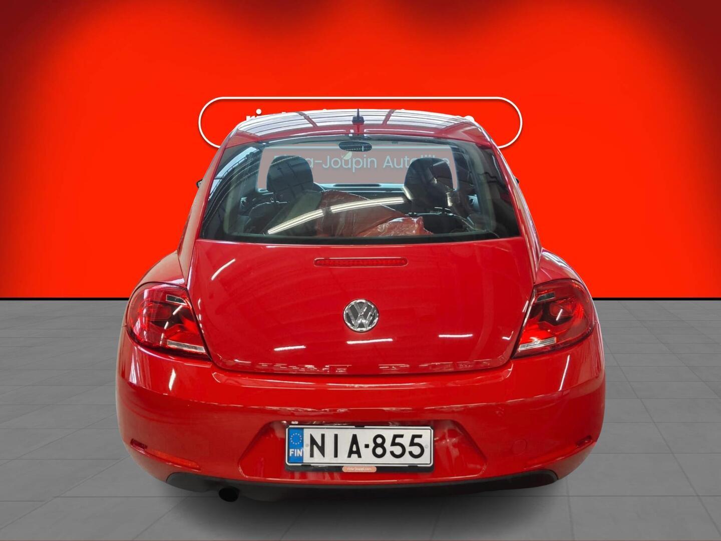 VOLKSWAGEN Beetle 2012