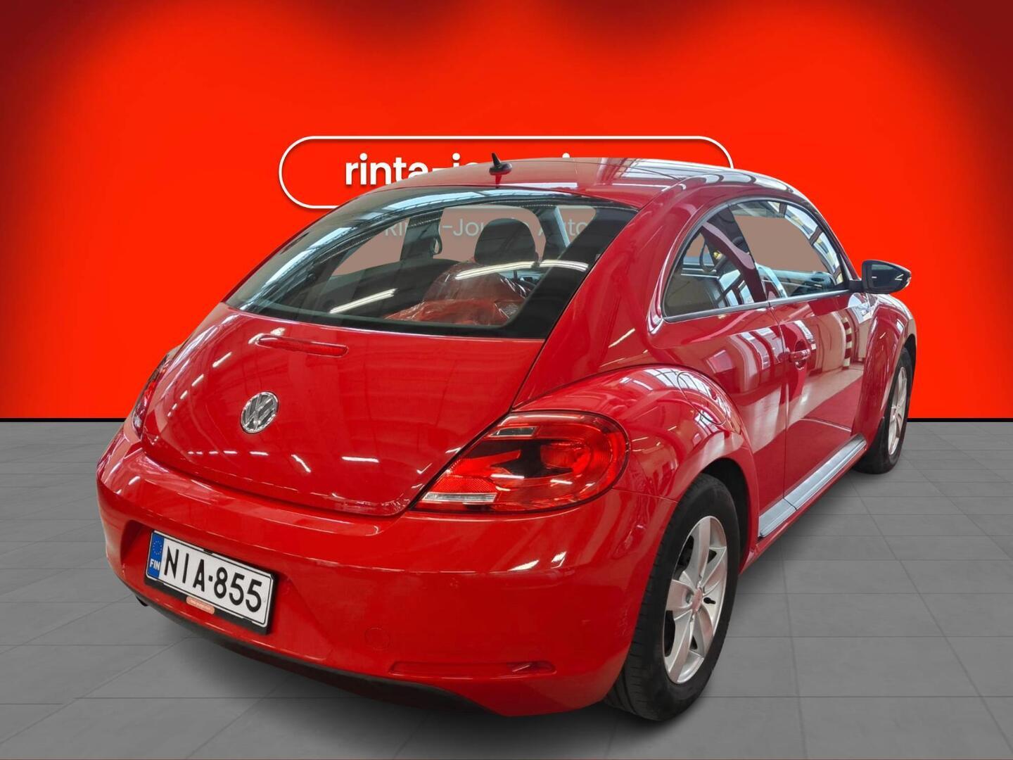 VOLKSWAGEN Beetle 2012