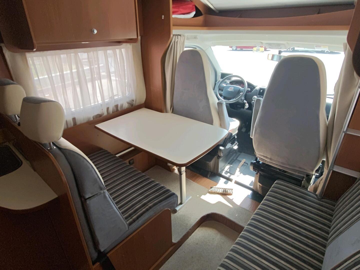 CARADO T 448 2011