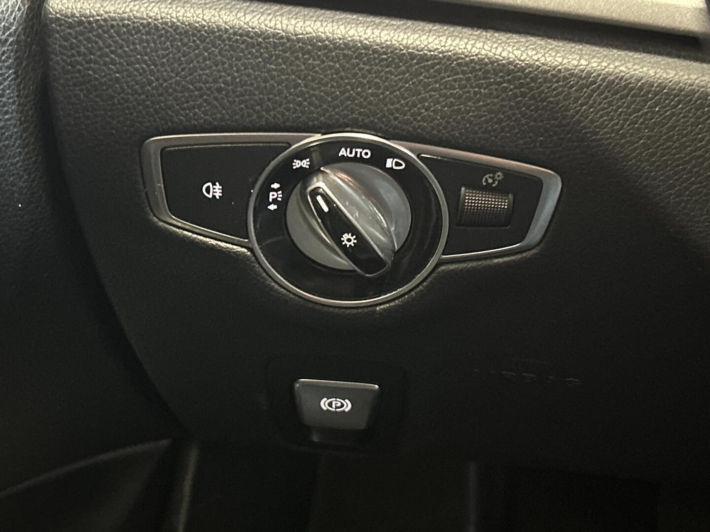 MERCEDES-BENZ E 2019